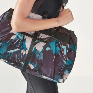 NWOT Fabletics The Shift Bag II Floral Spark Gym Travel Weekender Tote